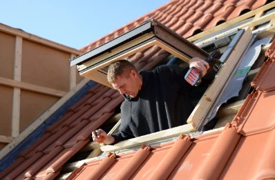 Pose de fenêtres de toit Velux à Quévert